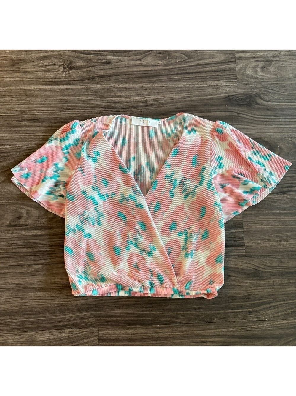 ASTR Pink and Green Floral Wrap Flutter Sleeve Blouse Small